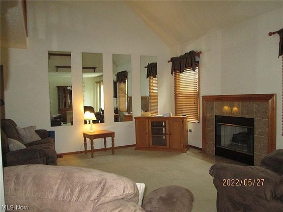 2nd image of 653 Thornberry Ln