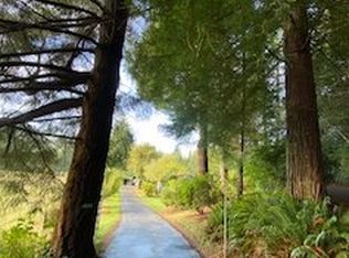 99208 Blackberry Ln, Brookings, OR 97415