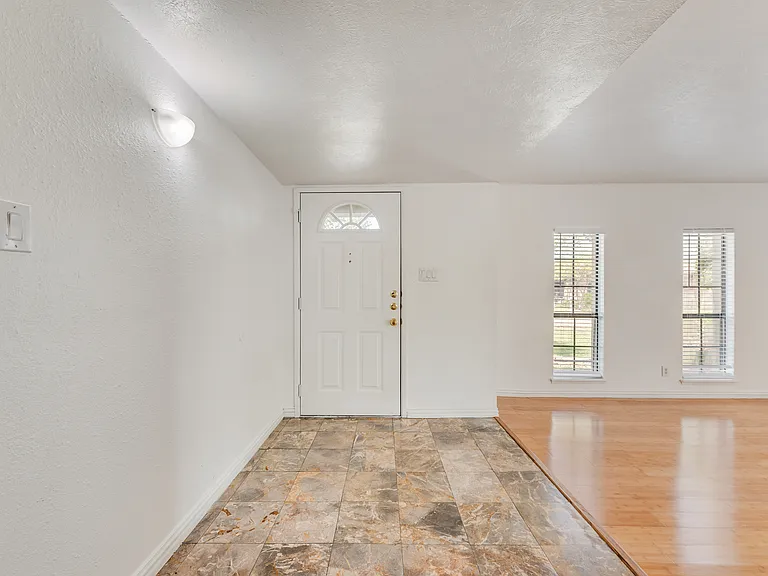 3316A John Muir Ct — Photo 7