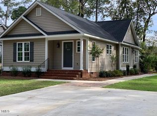 1009 Hillside Dr, Lillington, NC 27546