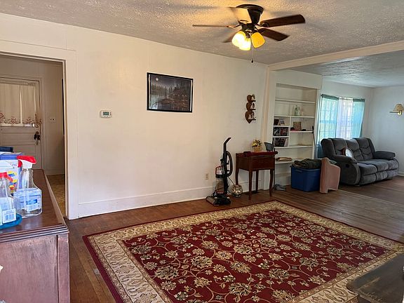 3rd image of 1056 Murphy Grove Rd