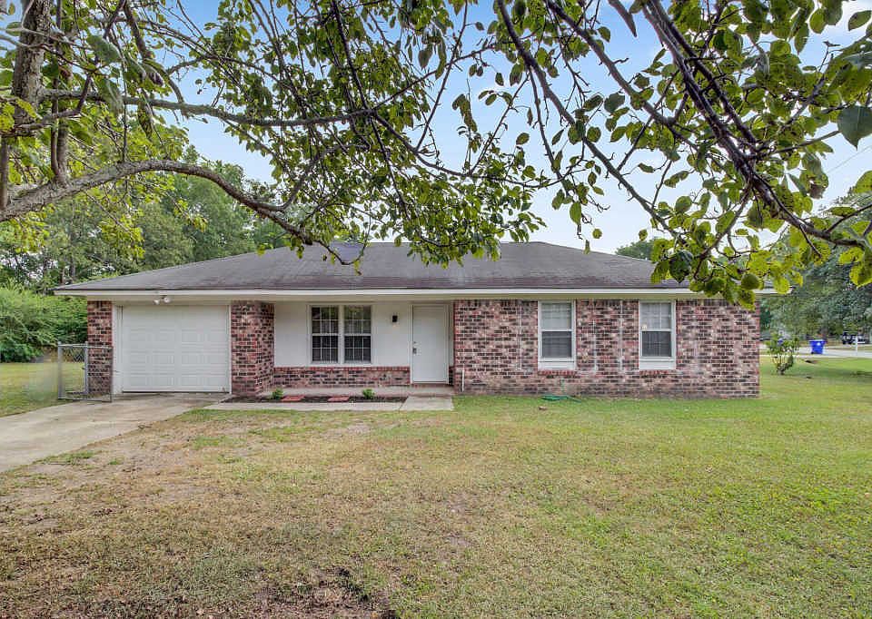 1st image of 4572 Garwood Dr