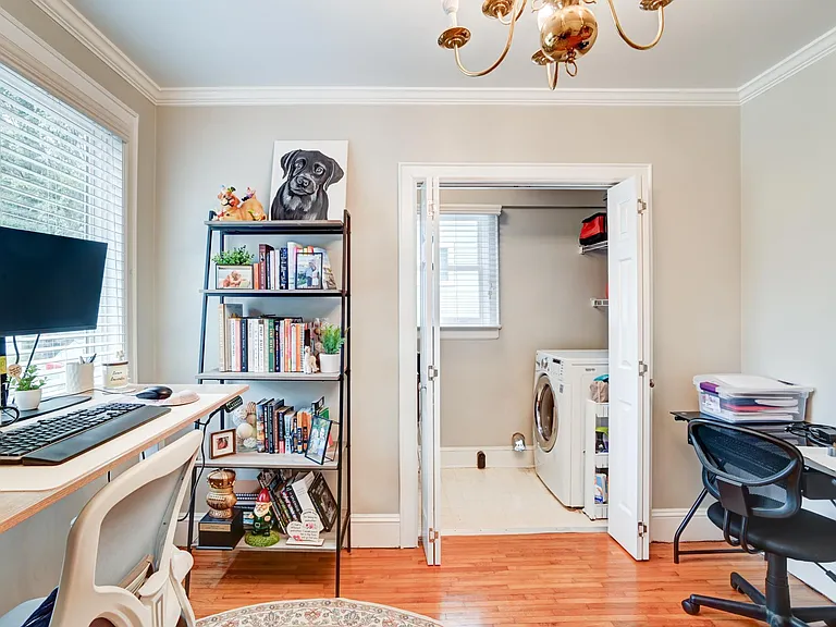 2215 Scott Ave — Photo 30