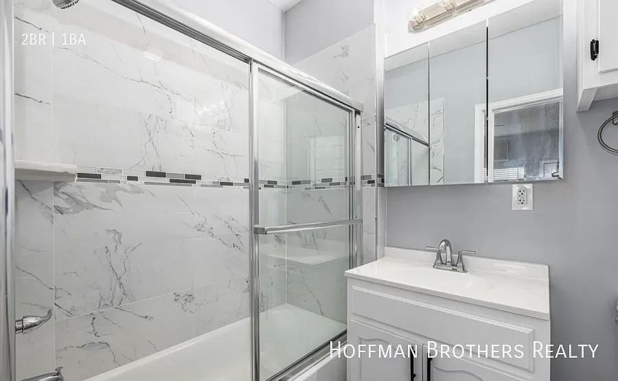 1032 Normandie Ave Los Angeles CA, 90006 — Photo 3
