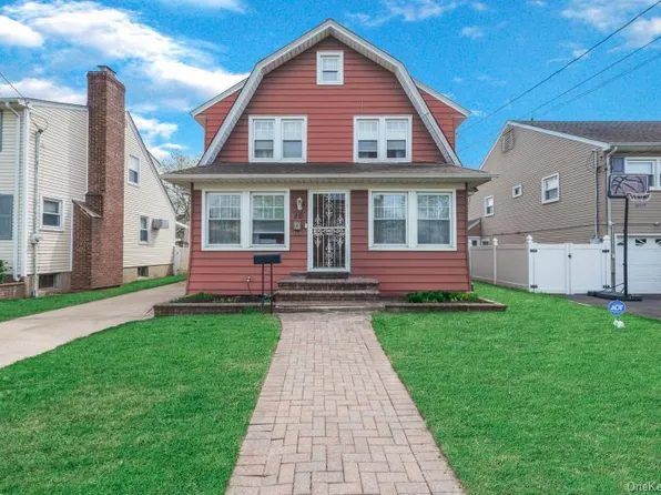 20 Nassau Boulevard, Malverne, NY 11565