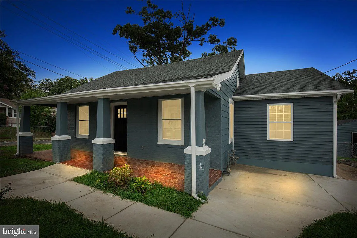 4 bed, 2.0 bath, 1365 sqft, $3,000 — Photo 1