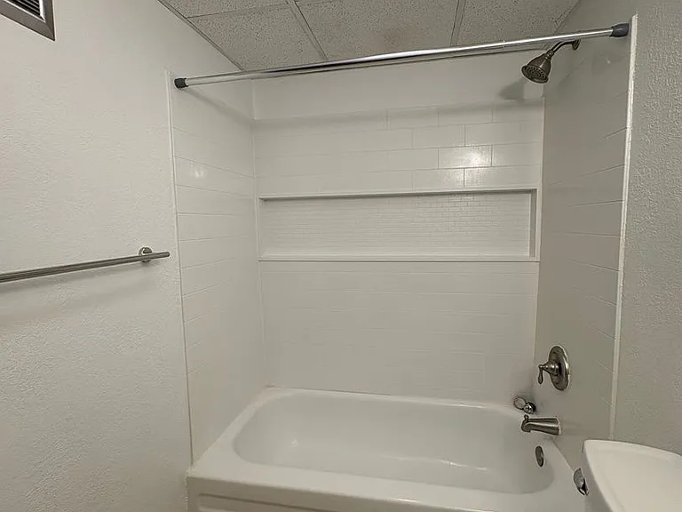4953 Dartmouth Dr — Photo 8