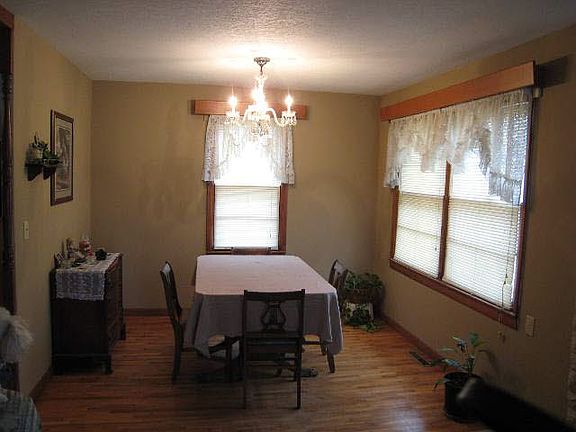 4th image of 409 N Jones St #1/2