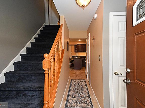 3rd image of 381 Courtland Ave