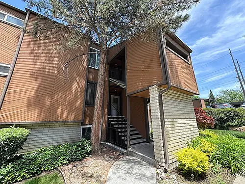 2416 S Elizabeth St #5 Photo 1