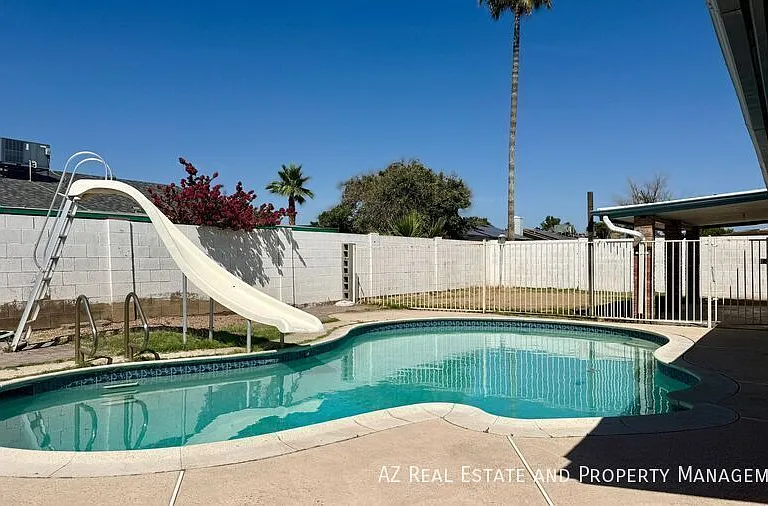 4440 W Yucca St — Photo 2