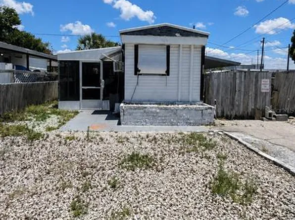 1810 Holiday Dr, Holiday, FL 34691