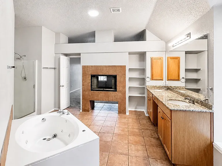 5709 Parkwood Trl — Photo 22
