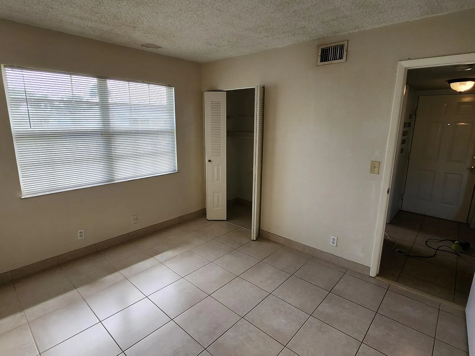 2 bed, 886 sqft, $1,700 — Photo 4