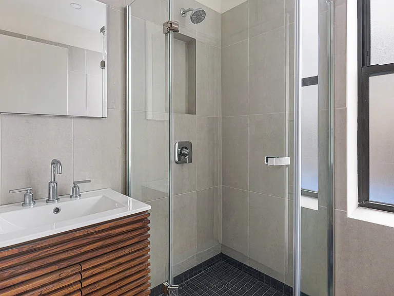 142 W 4th St #8 — Photo 3