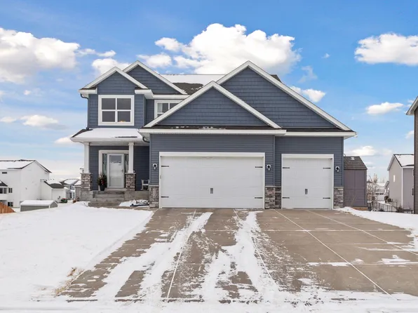 2114 Dogwood Ct, Lino Lakes, MN 55038