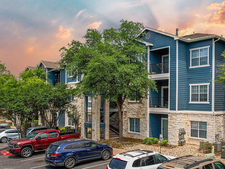 SoCo Park Apartments — Photo 30
