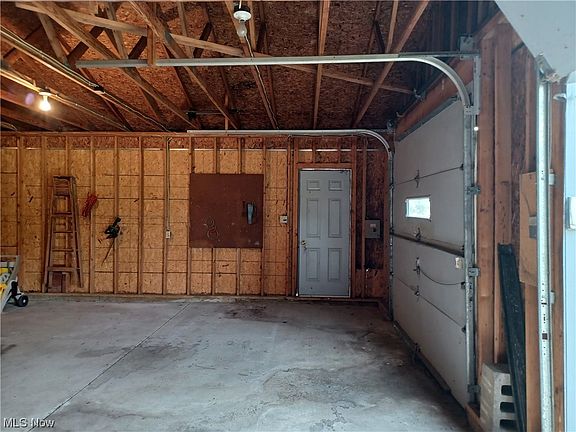 5th image of 2633 Stocker Ave
