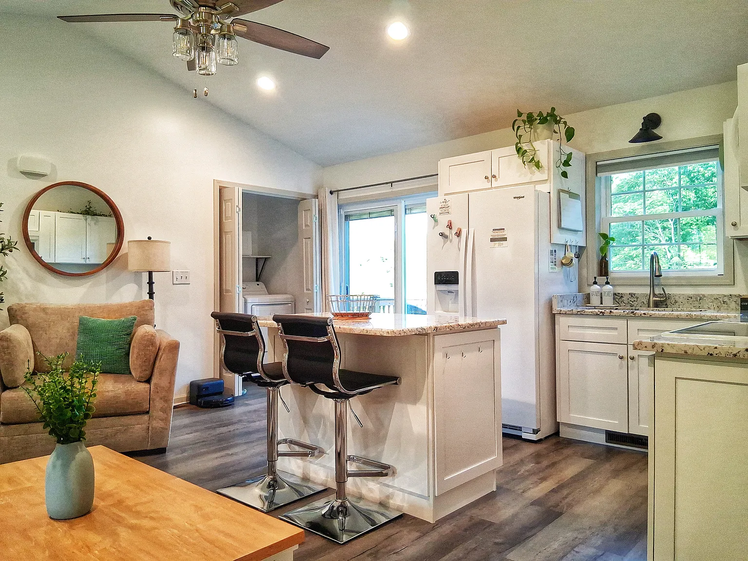 2 bed, 880 sqft, $2,195 — Photo 3