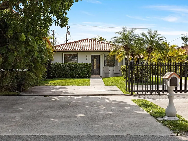 337 Grand Canal Dr #1 — Photo 3