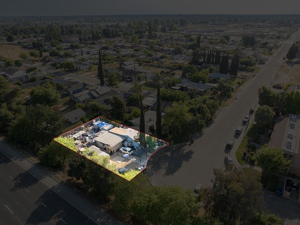 2nd image of 1021 W Grand Avenue