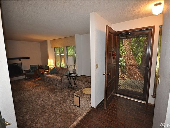 2nd image of 3524 Quinault Ct NE