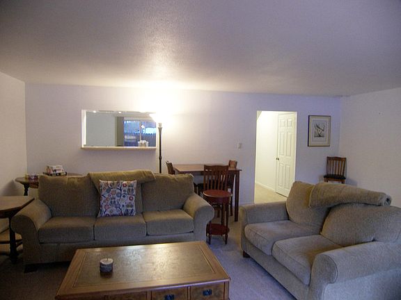 3rd image of 866 Northwood Blvd #6