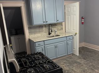 2992 Evaline Ave, Hamtramck, MI 48212