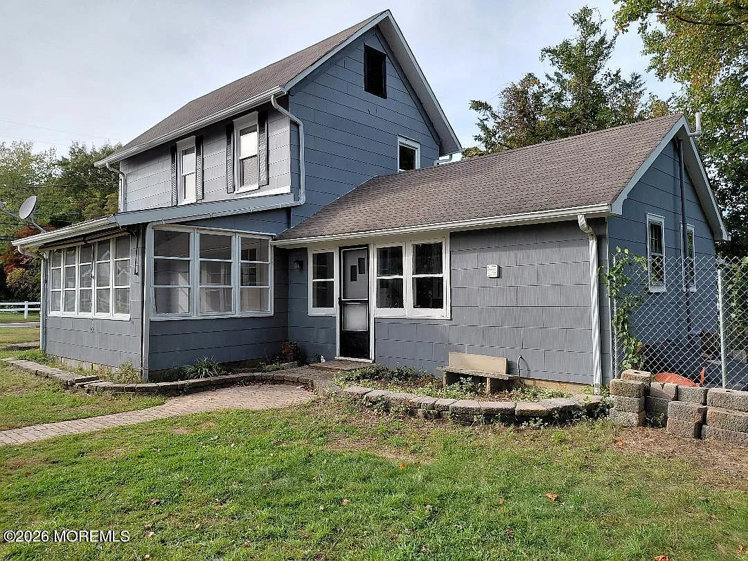 3 bed, 1096 sqft, $2,750 — Photo 2
