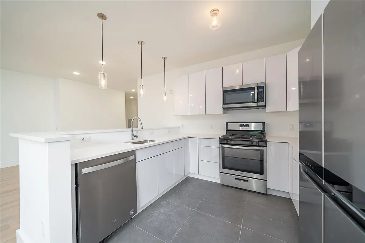 Building Photo - 8621 River Rd #6D