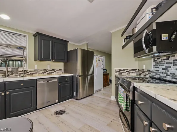 928 Yacht Club Way NW, Moore Haven, FL 33471