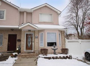 405 Manhattan St, Staten Island, NY 10307