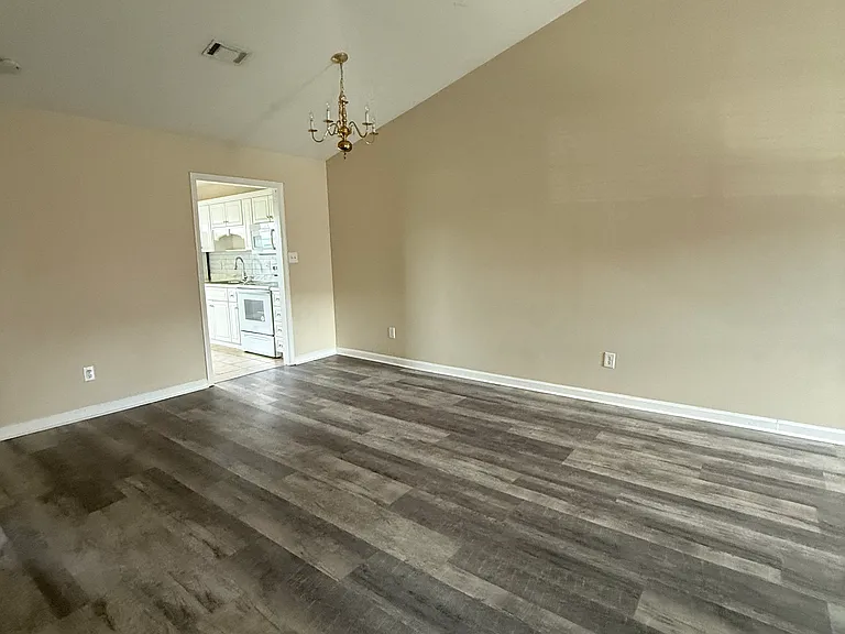 417 Flowing Creek Dr — Photo 8
