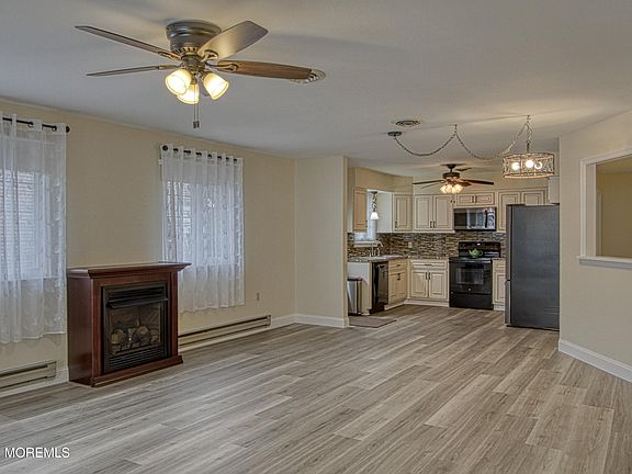 4th image of 111 Sunset Road #60