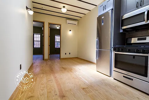 212 Starr St #2L Photo 1