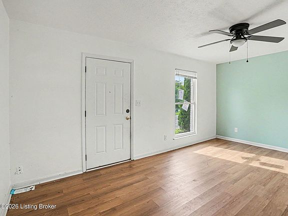 4th image of 6904 Holly Lake Dr