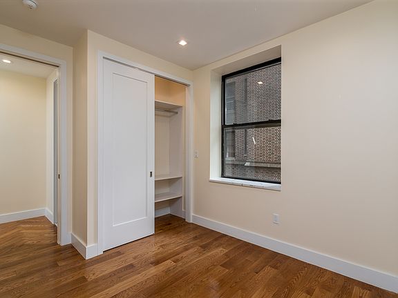 4th image of 941 Washington Ave #475