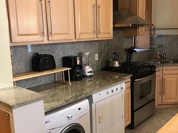 3rd image of 706 W 180th St APT 21