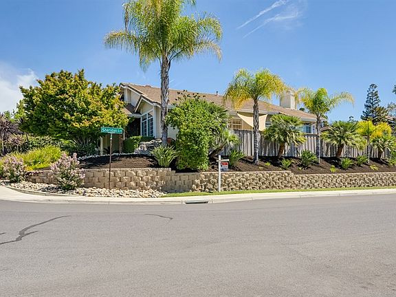 3rd image of 486 Sheridan Cir