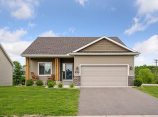 6052 Iris Ln, Rockford, MN 55373
