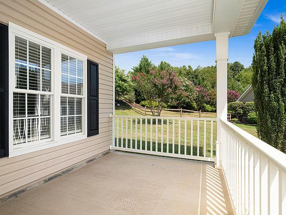 3rd image of 6028 Tolman Cir