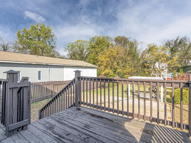 327 Mill Rd — Photo 22