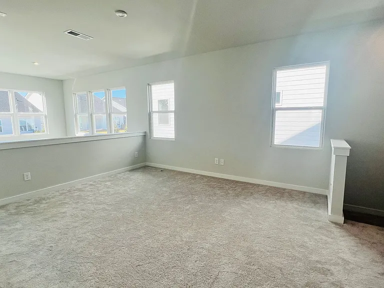 9505 Munsing Dr — Photo 10