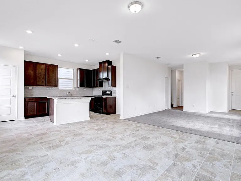 4955 Usaa Blvd — Photo 8