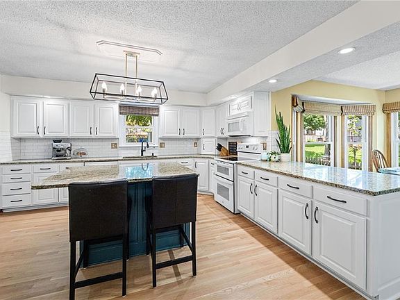 5th image of 8400 Acuff Ln