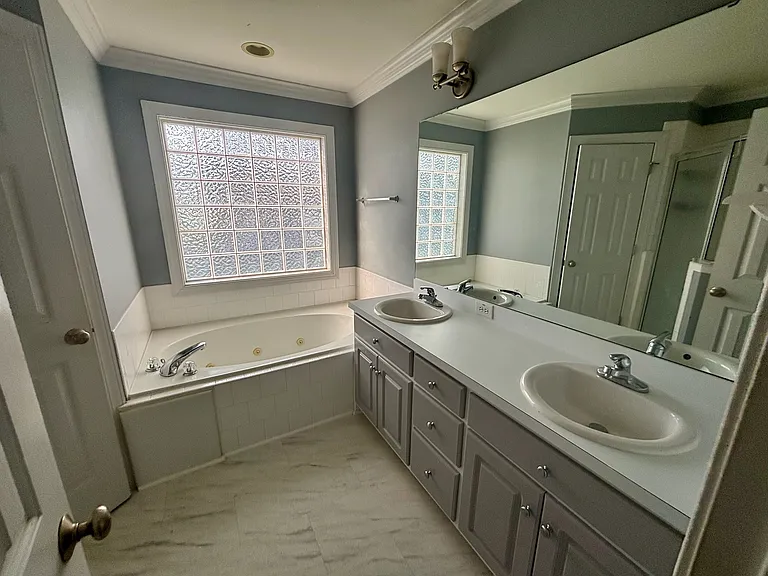 2037 Cherrytree Ln — Photo 9