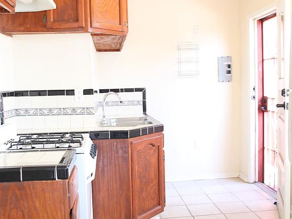 4th image of 1310 Lilac Ter APT 4