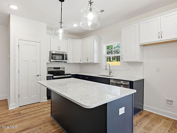 4th image of 213 Telluride Court