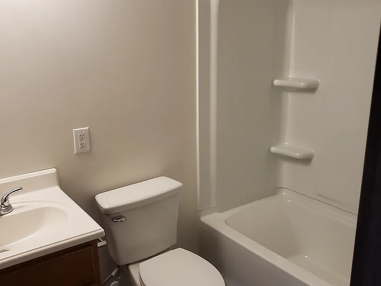 Hampshire Estates Apartments and Self Storage — Photo 39