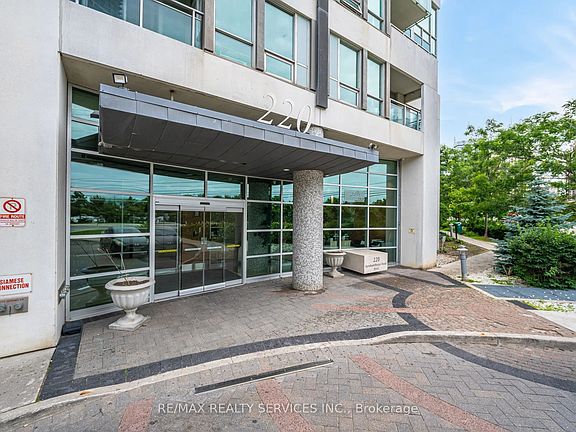 2nd image of 220 Burnhamthorpe Rd W #2008